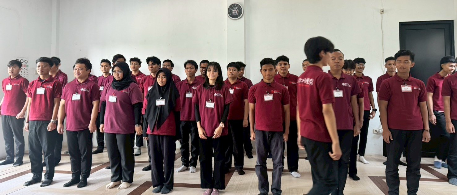 インドネシアの日本語学校で学ぶ生徒たち