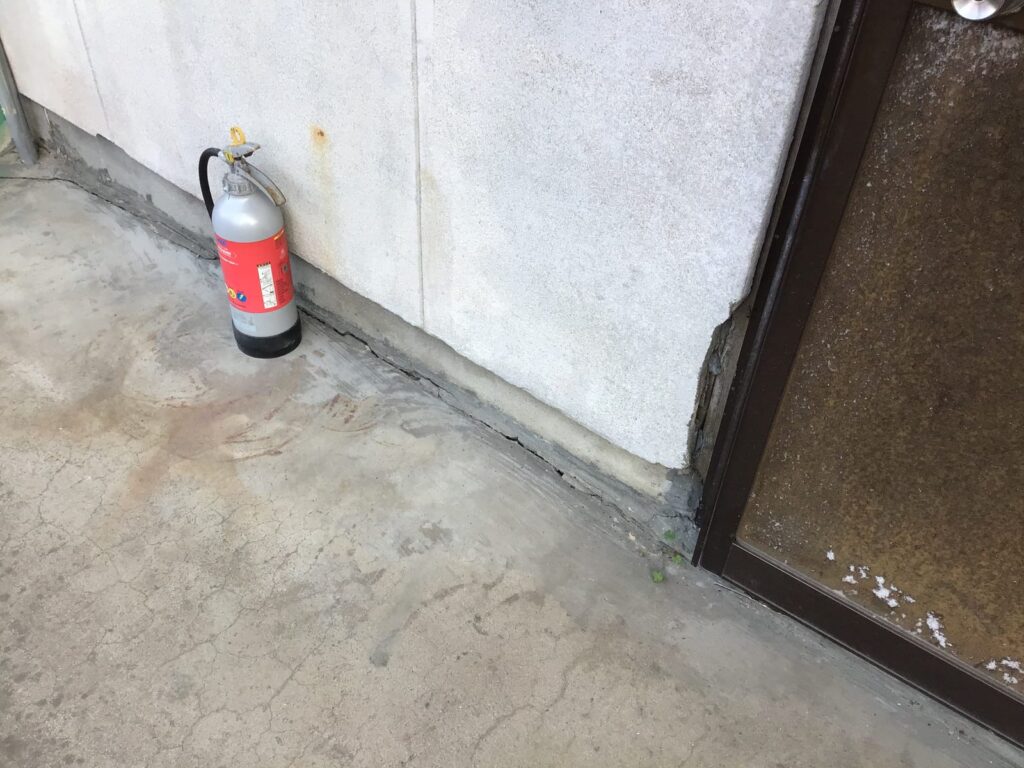 屋外の施工前