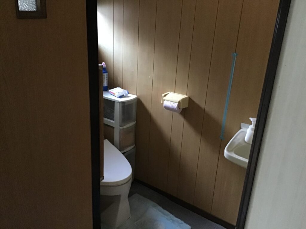 トイレの施工前