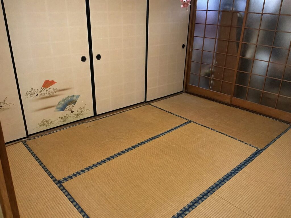 寝室の施工前