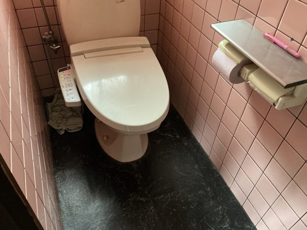 トイレの施工前