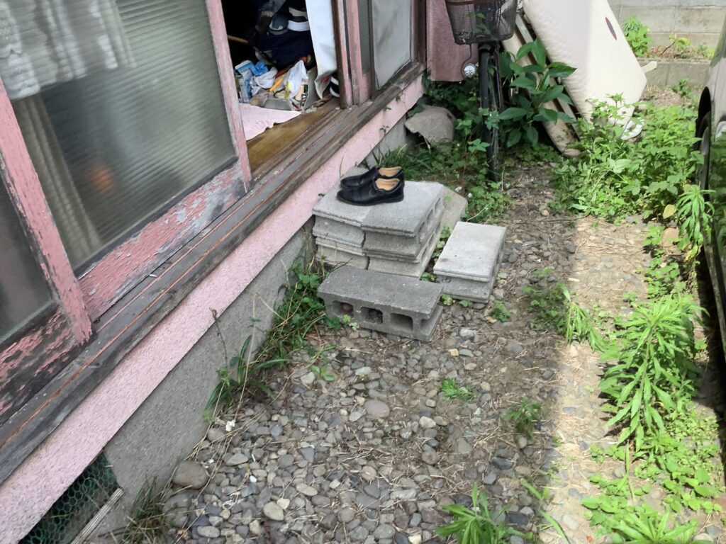 屋外の施工前