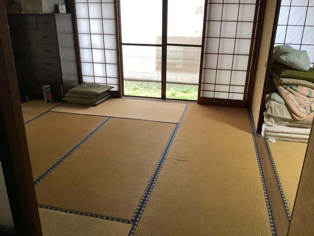 寝室の施工前