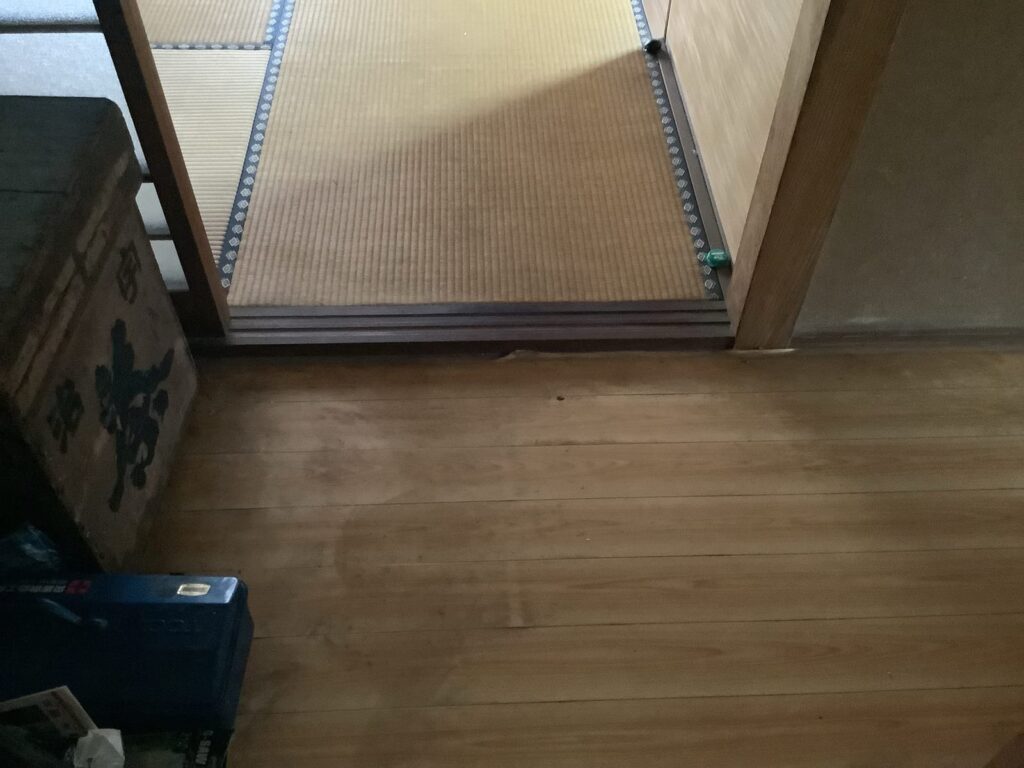 廊下の施工前
